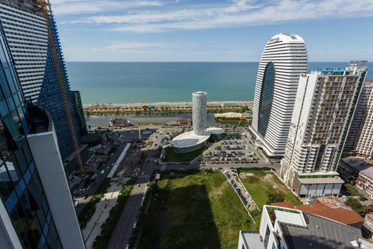 Season Suite Apart-Hotel Batumi Exterior photo